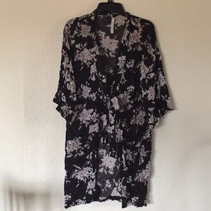 “Maya” Black and Mauve Floral Kimono